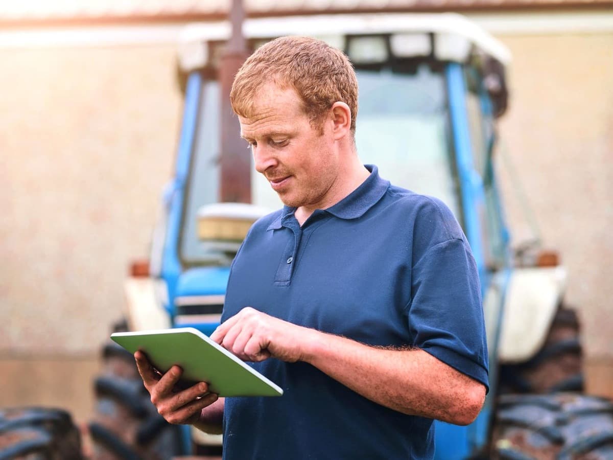 Landwirt beantwortet Fragen zur KI in der Landwirtschaft
